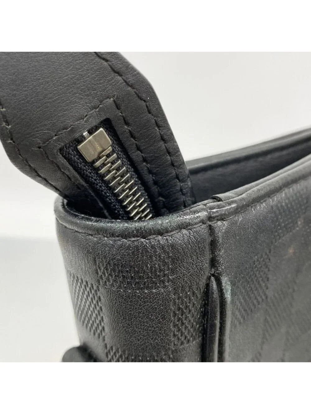 Louis Vuitton Tote Damier Infini Tadao PM Onyx
